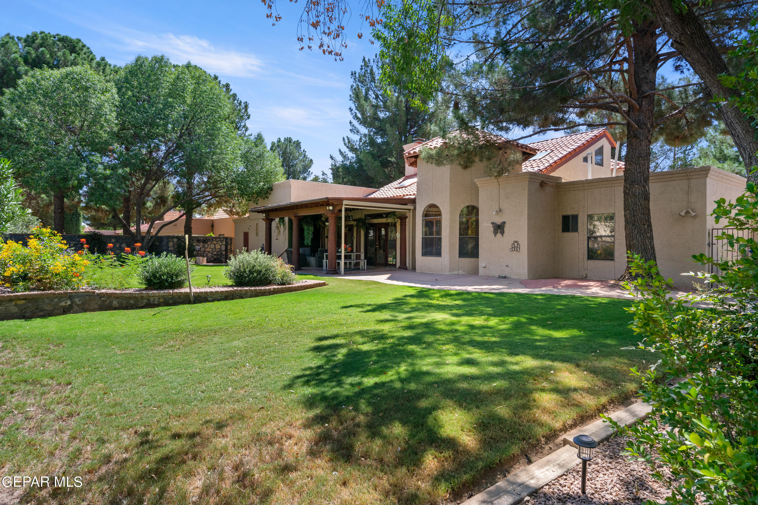 733 ROSINANTE Road