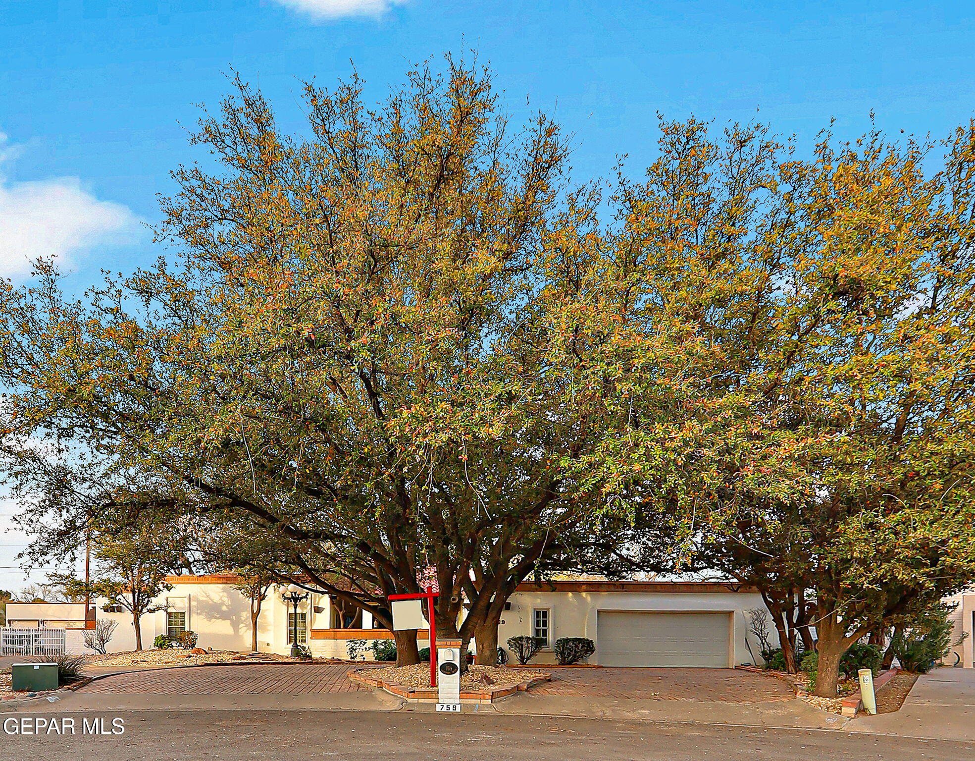 759 Lakeshore Dr Drive