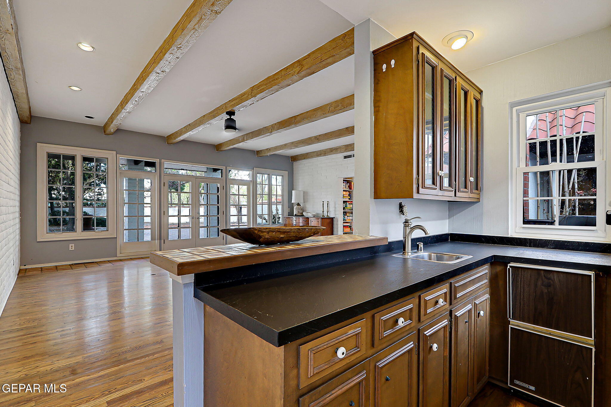759 Lakeshore Dr Drive