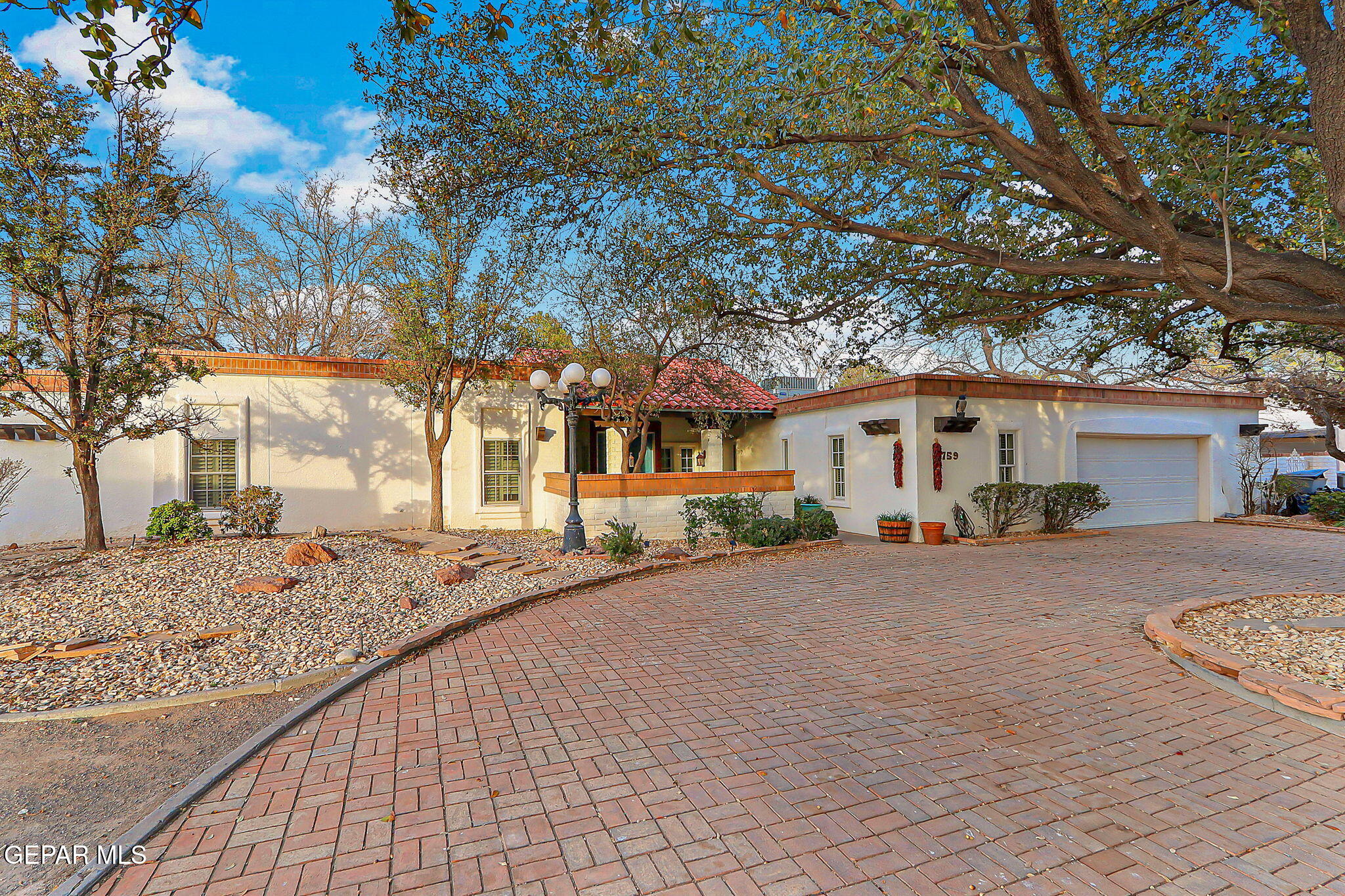 759 Lakeshore Dr Drive