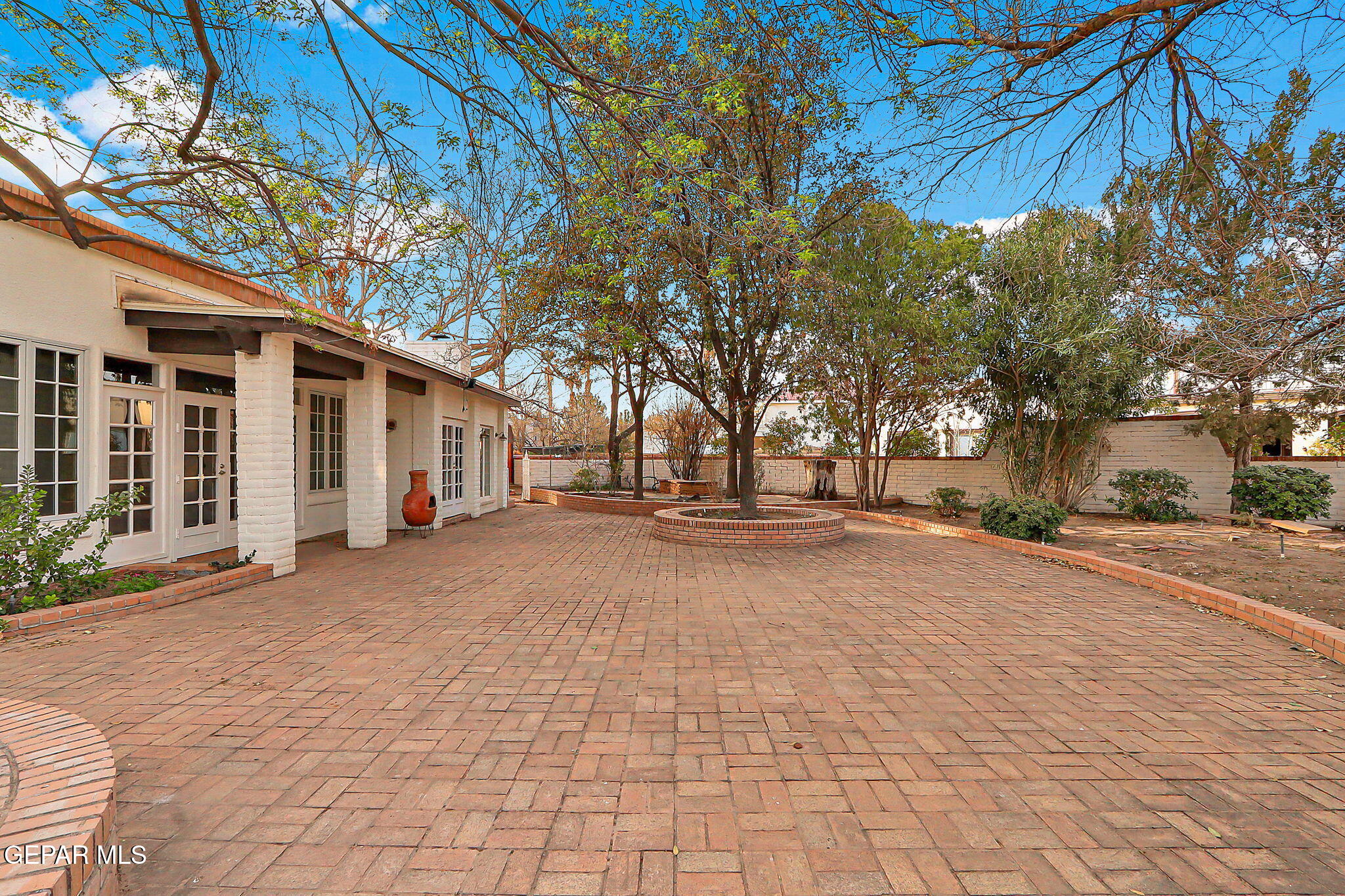 759 Lakeshore Dr Drive