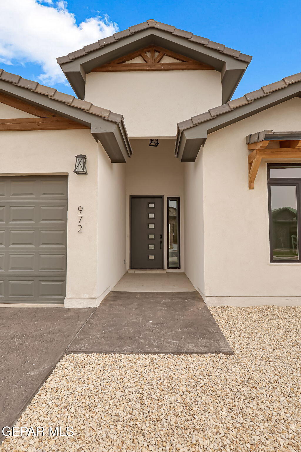 972 Aqueduct Avenue