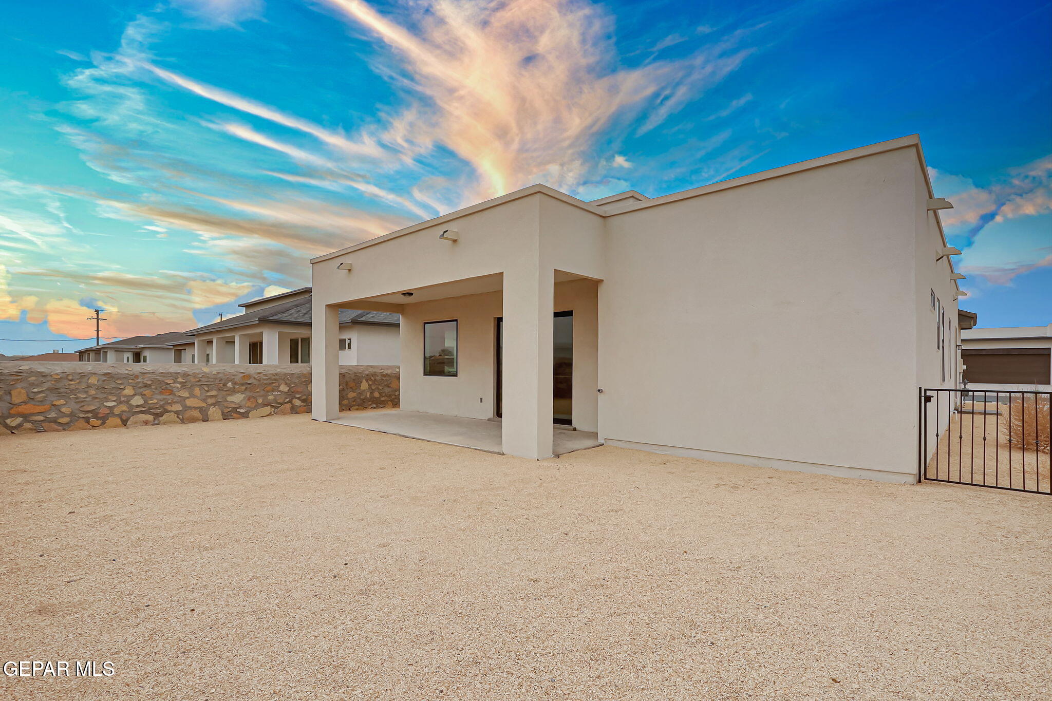 972 Aqueduct Avenue