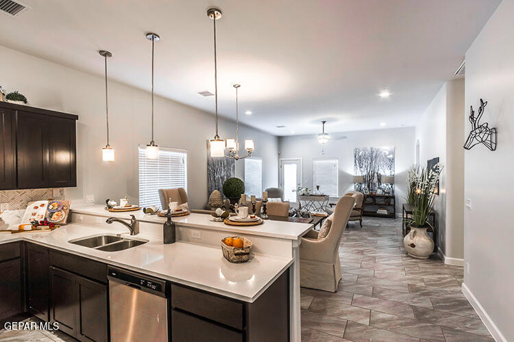 7436 Norte Valley Lane