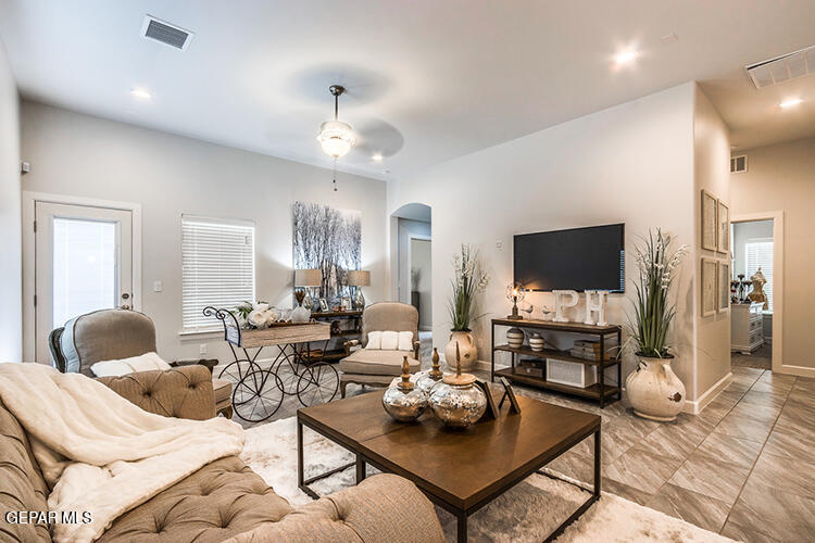 7436 Norte Valley Lane