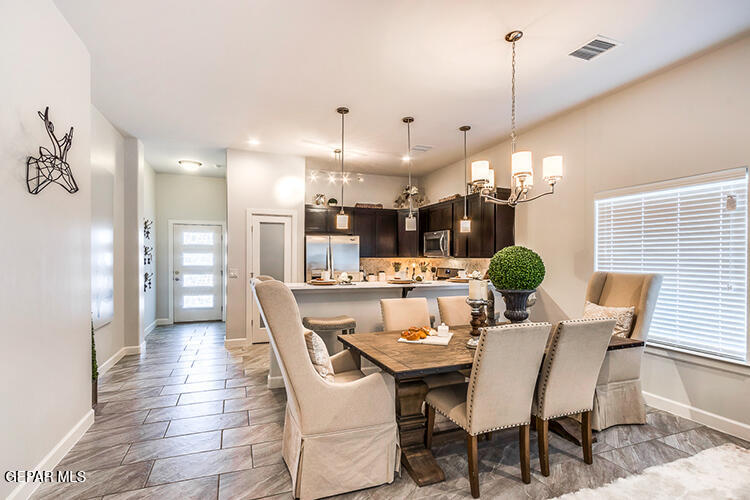 7436 Norte Valley Lane