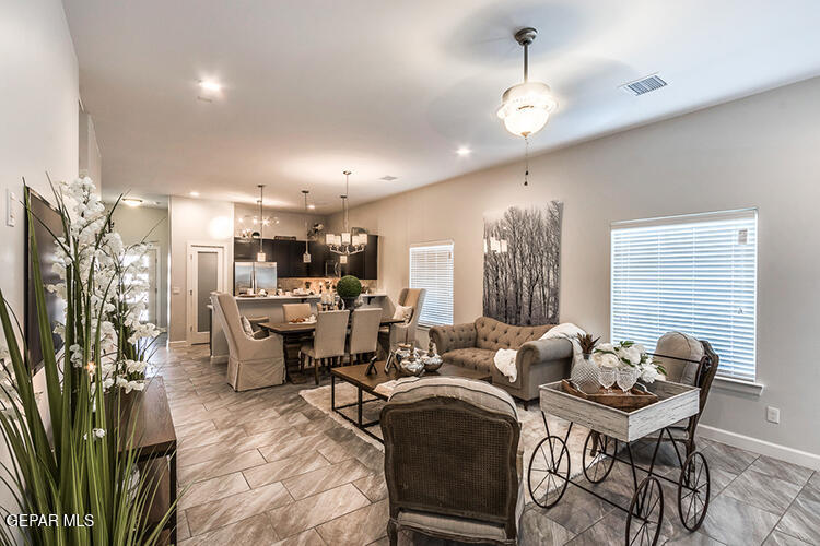 7436 Norte Valley Lane
