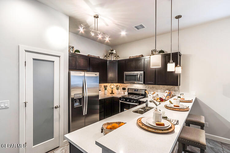 7436 Norte Valley Lane