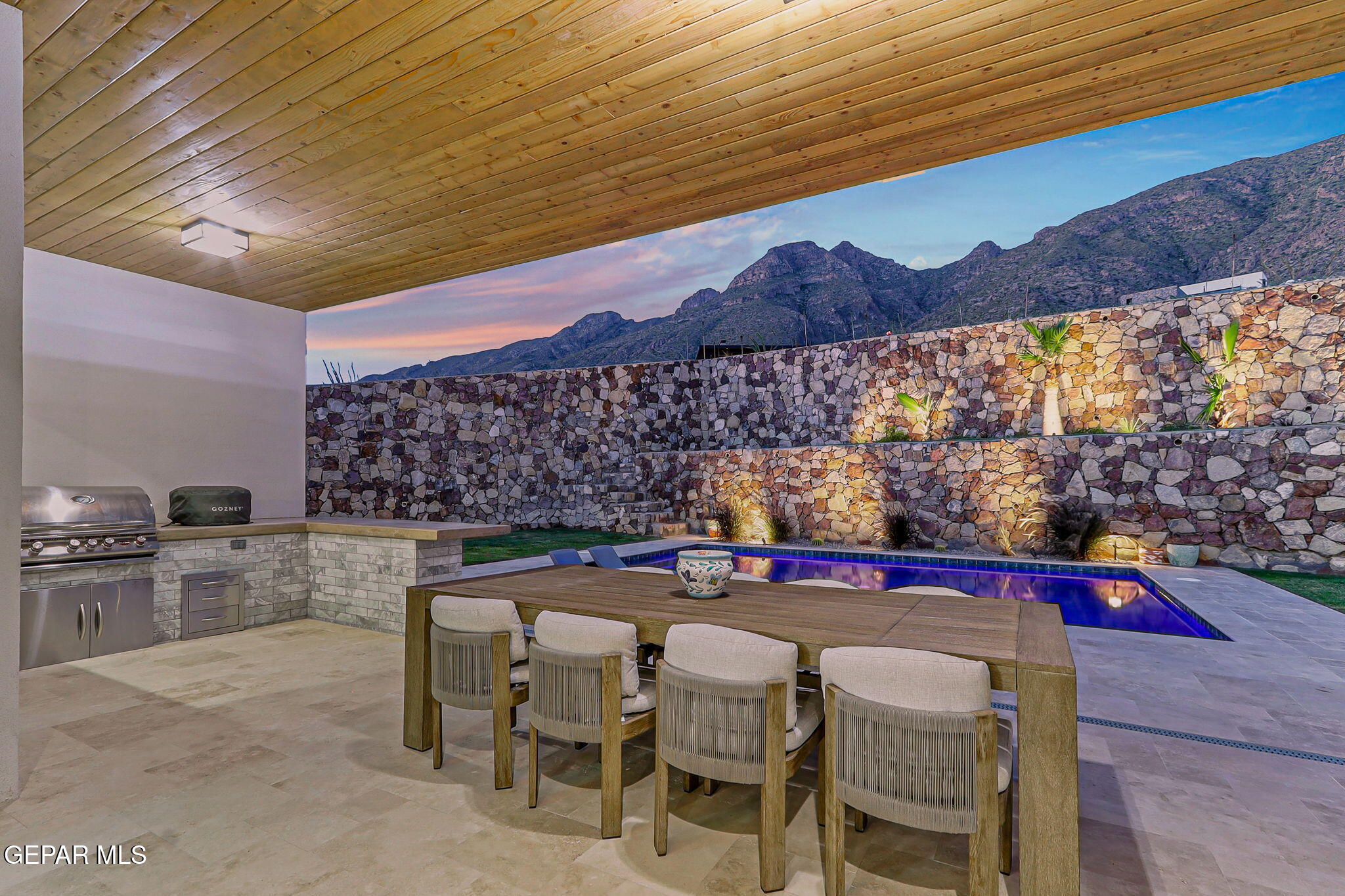 404 Rocky Pointe Drive