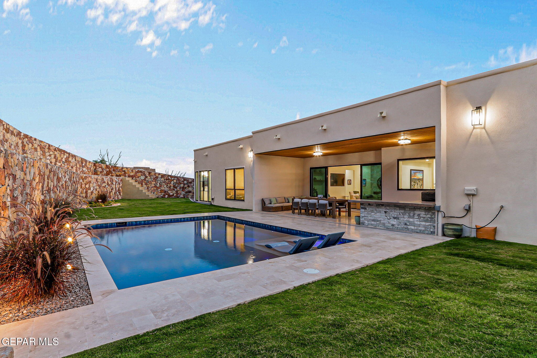 404 Rocky Pointe Drive