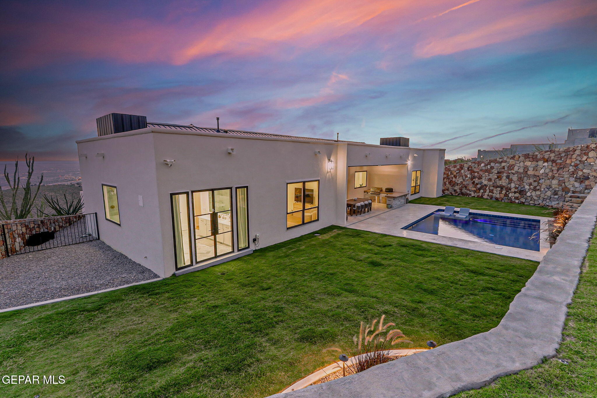404 Rocky Pointe Drive