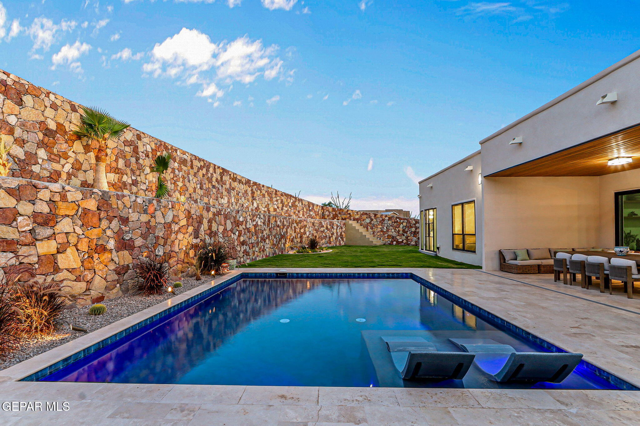 404 Rocky Pointe Drive