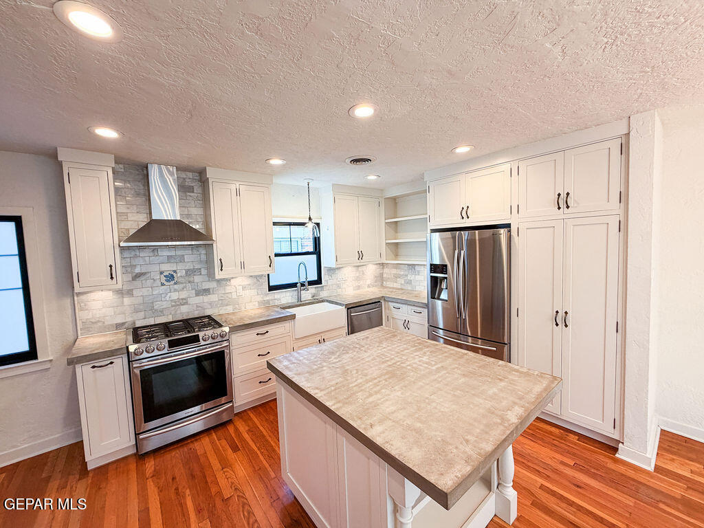 1004 PARK Road