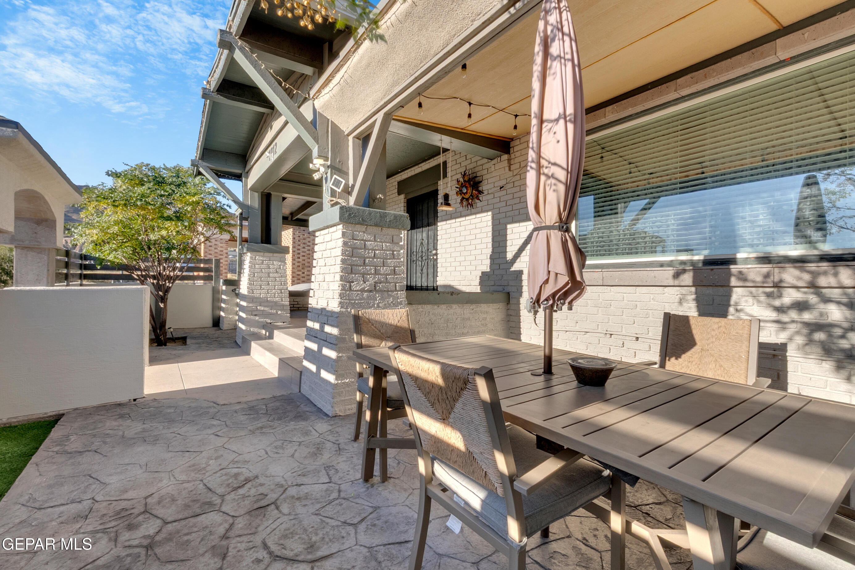1012 MAPLE Street