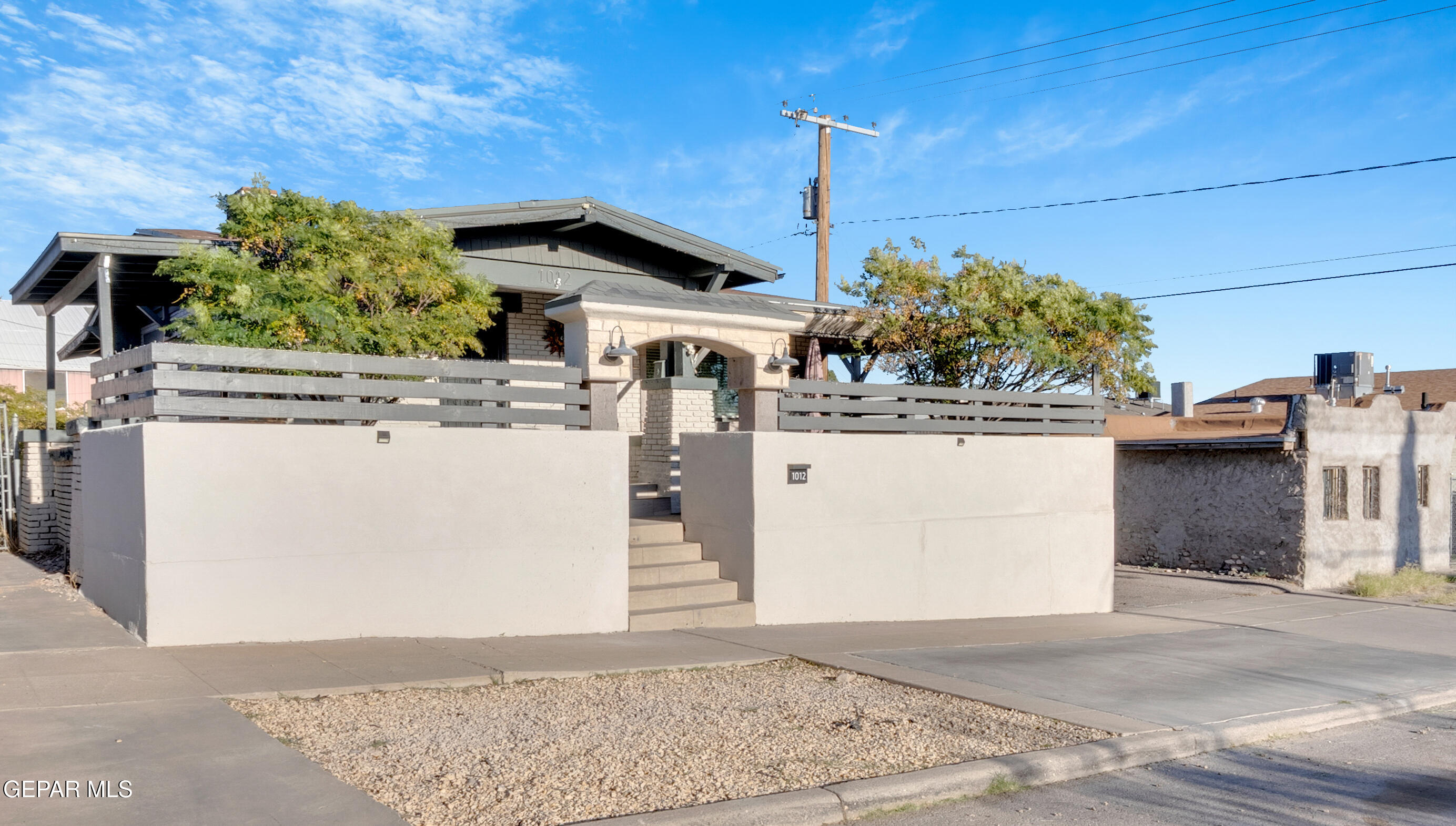 1012 MAPLE Street