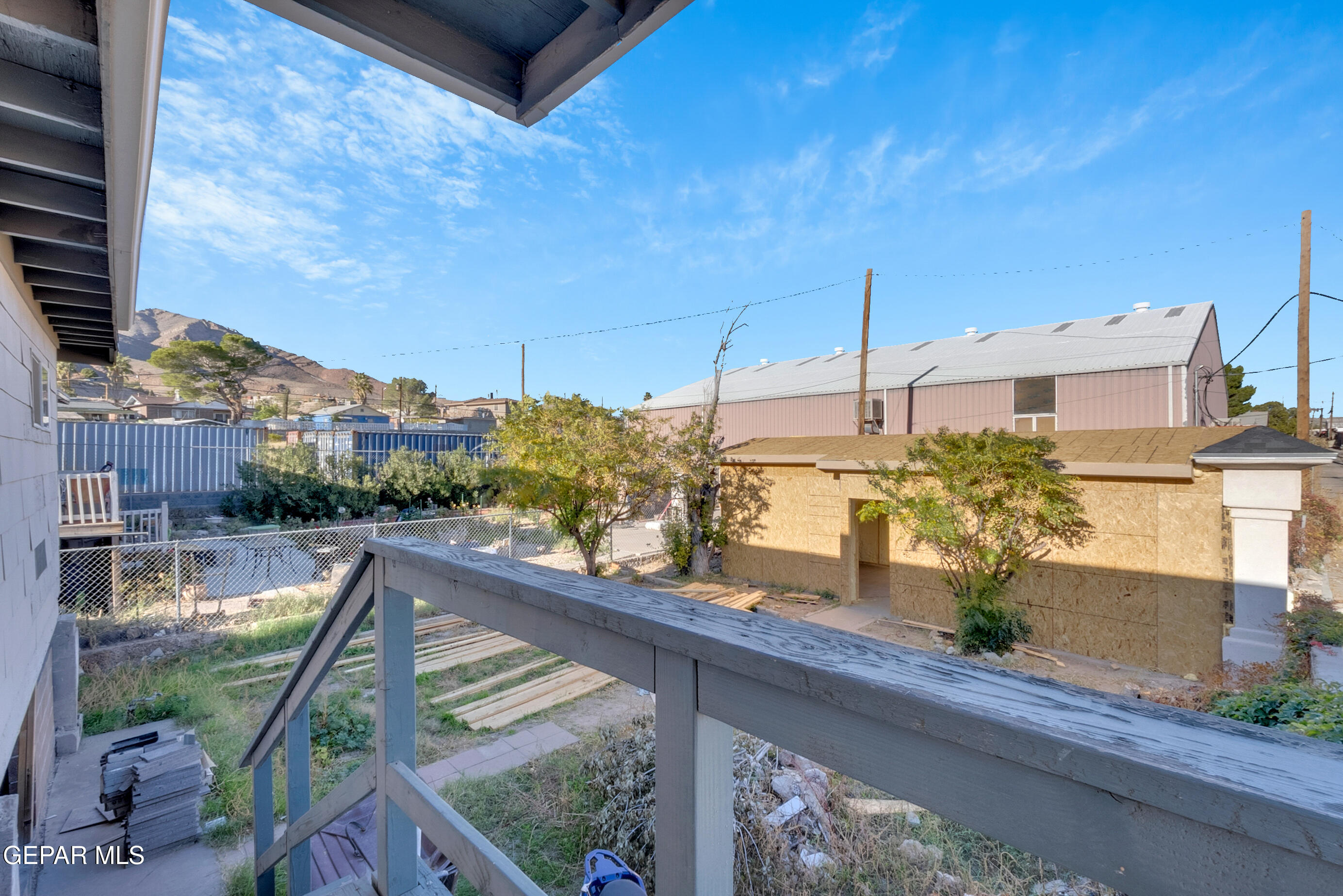 1012 MAPLE Street