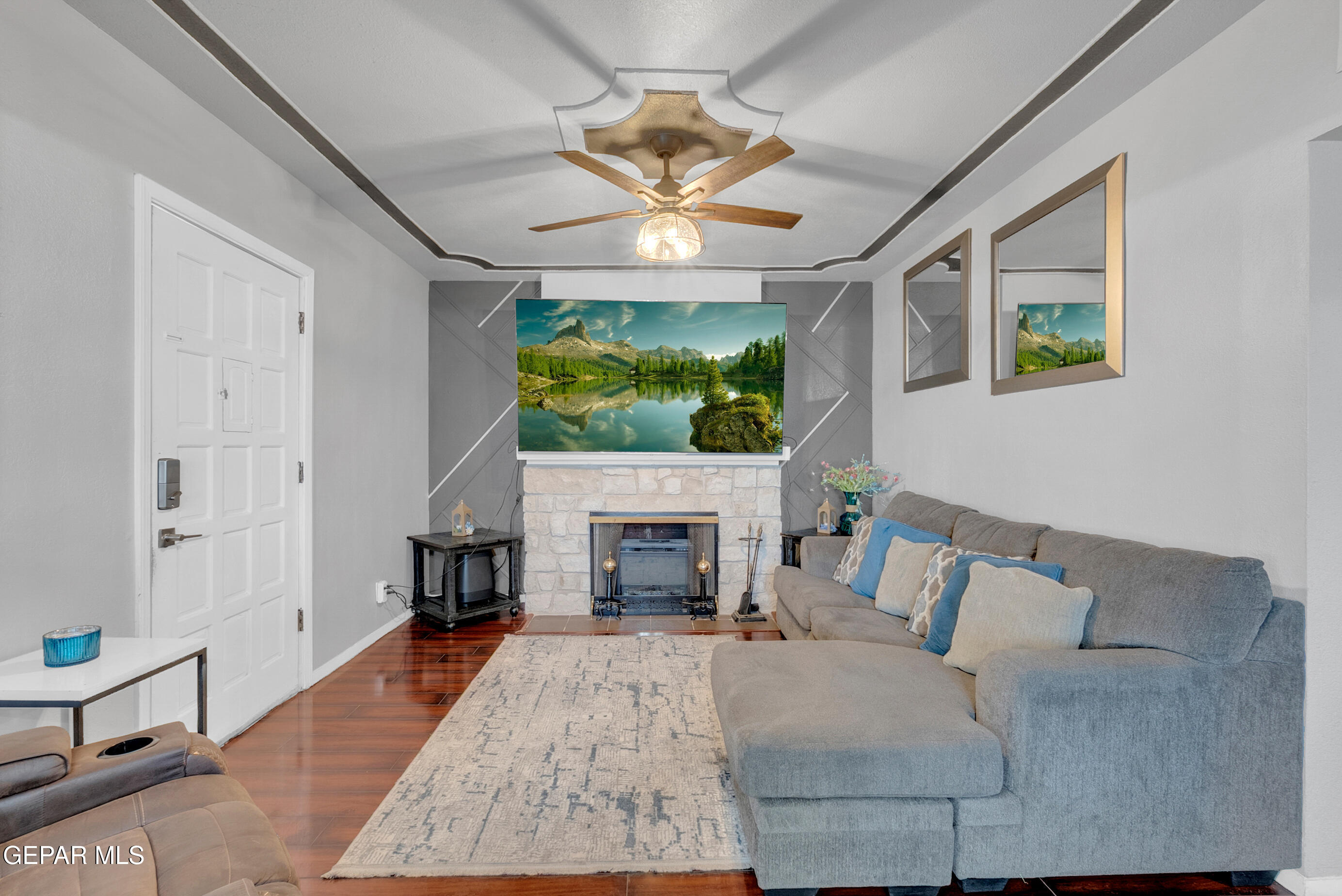 1012 MAPLE Street
