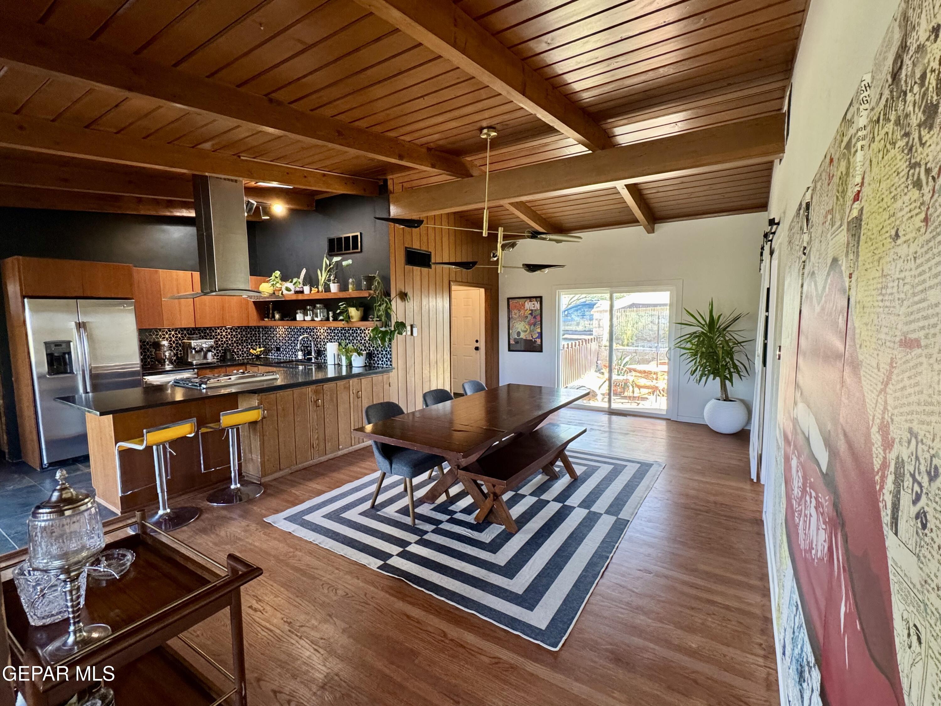 931 MESITA Drive