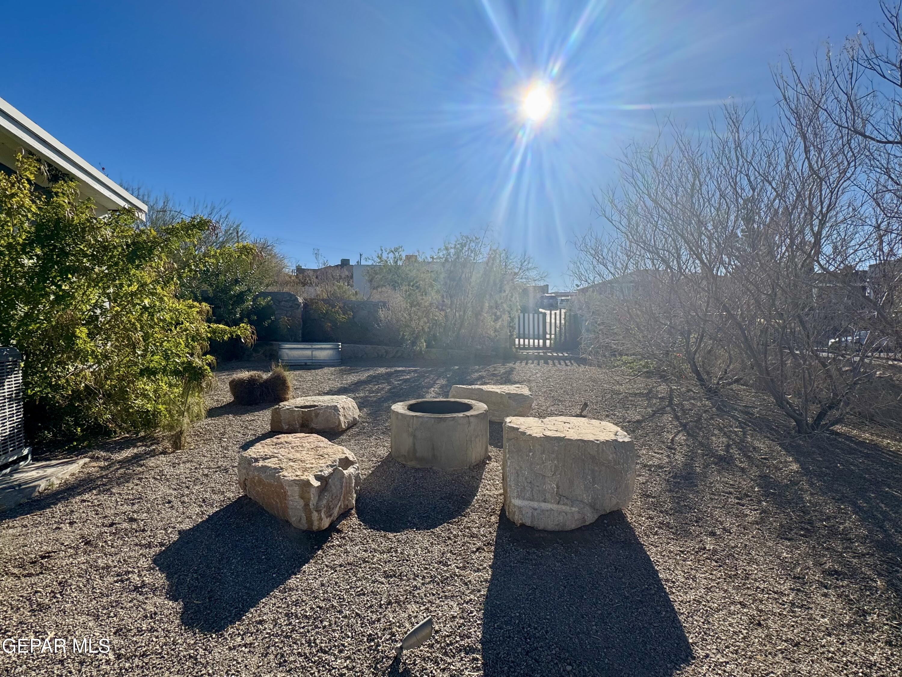931 MESITA Drive