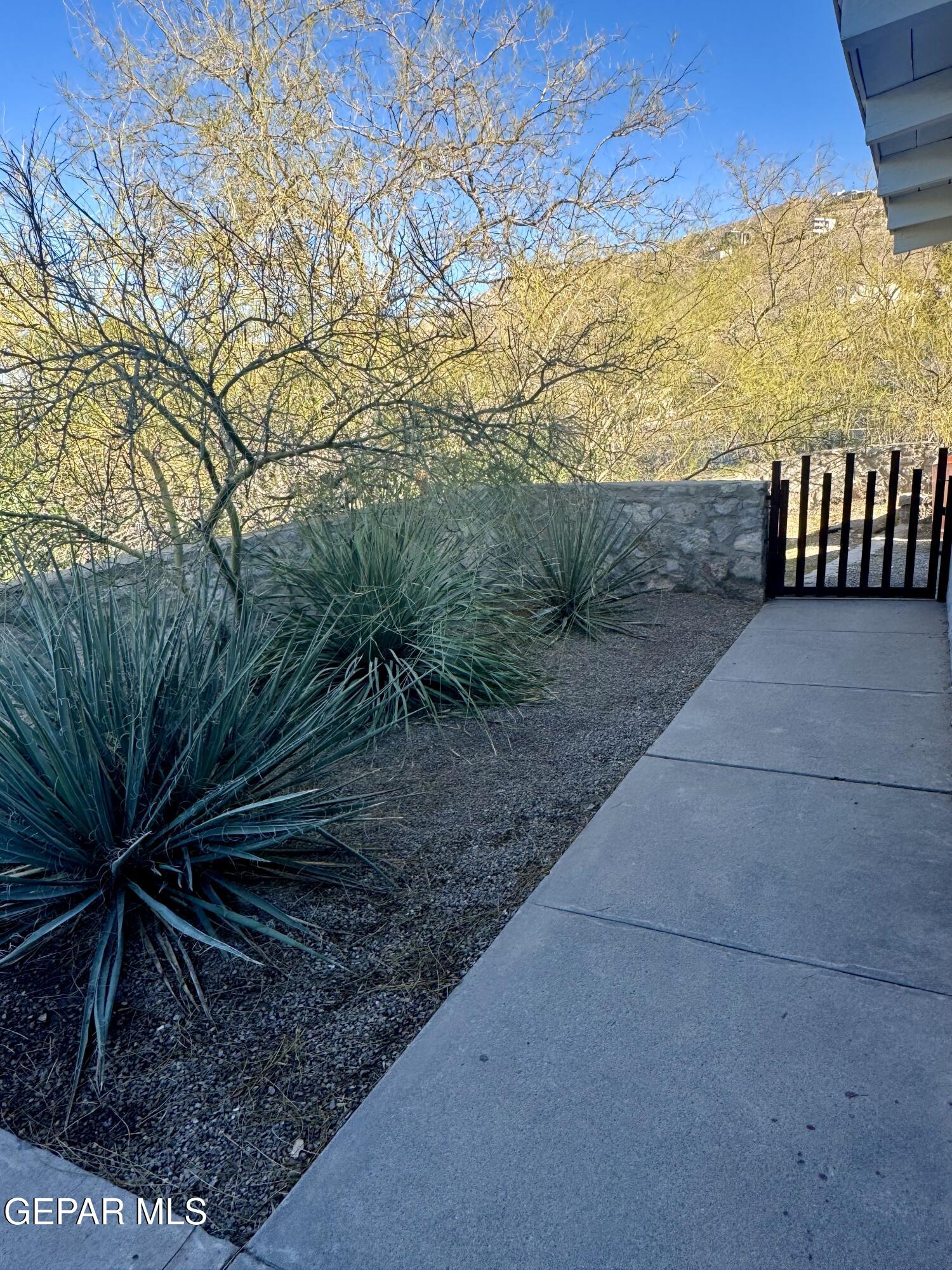 931 MESITA Drive