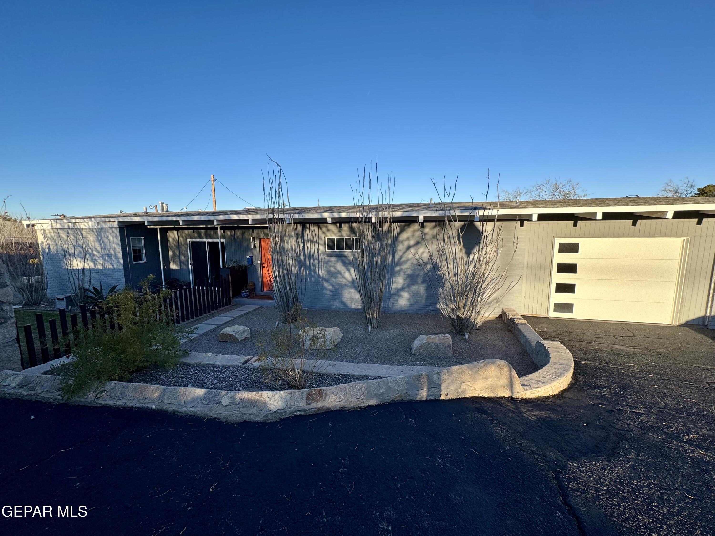 931 MESITA Drive