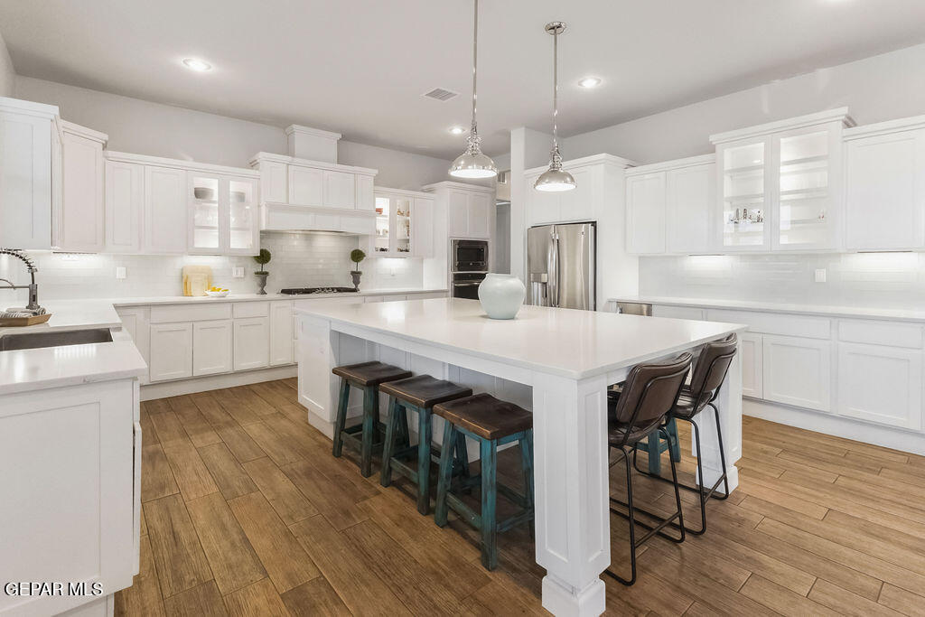 720 EMERALD VIEW Drive