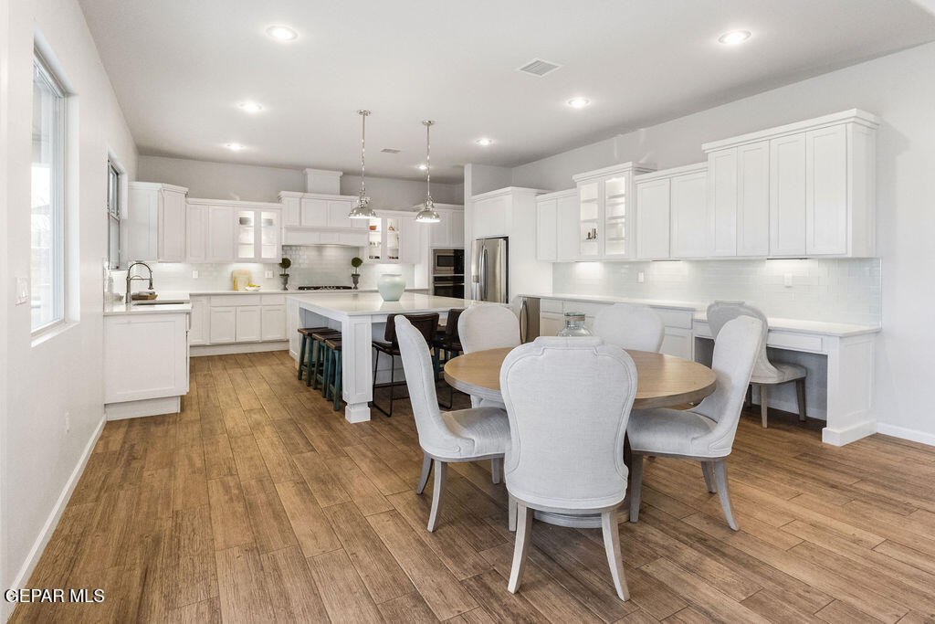 720 EMERALD VIEW Drive