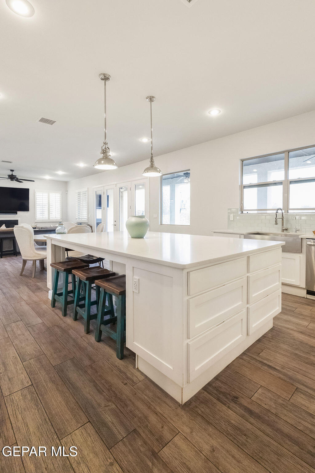 720 EMERALD VIEW Drive