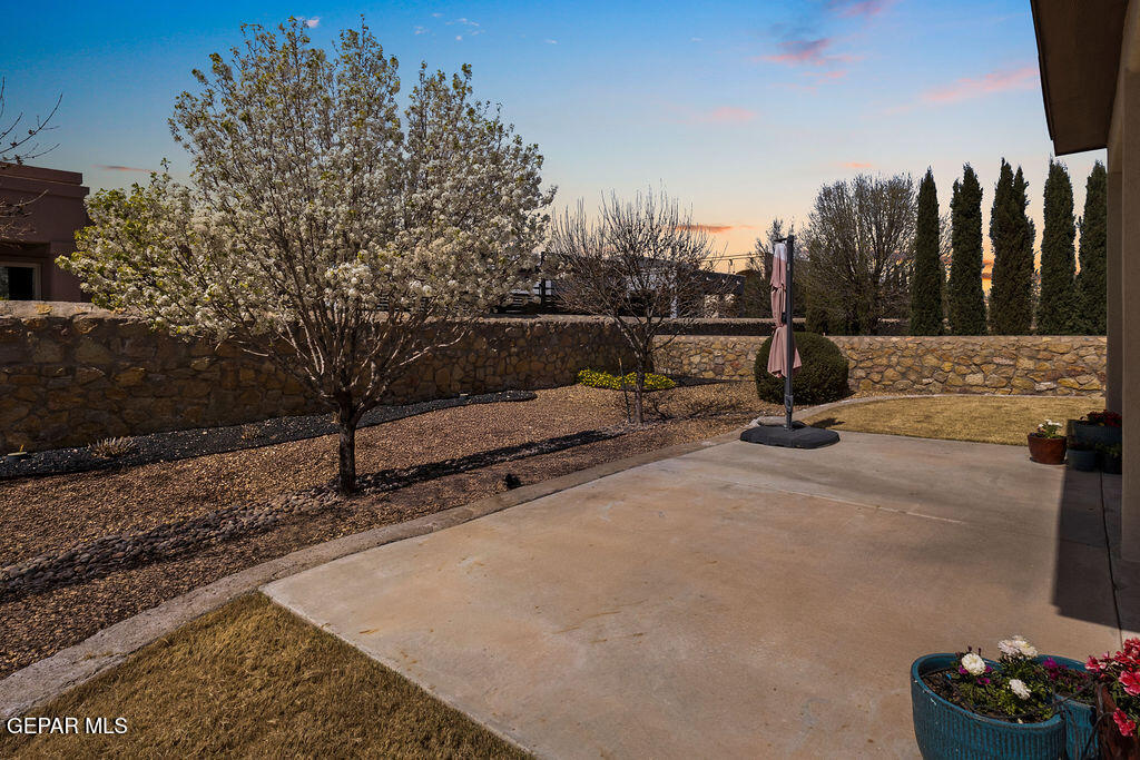 5721 Valley Oak Drive
