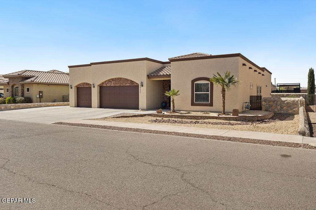 5721 Valley Oak Drive