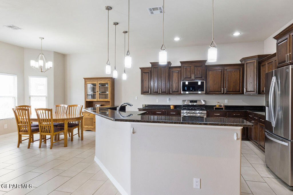 5721 Valley Oak Drive