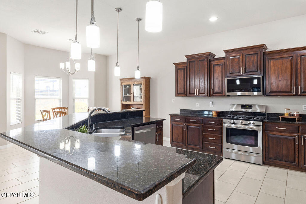 5721 Valley Oak Drive