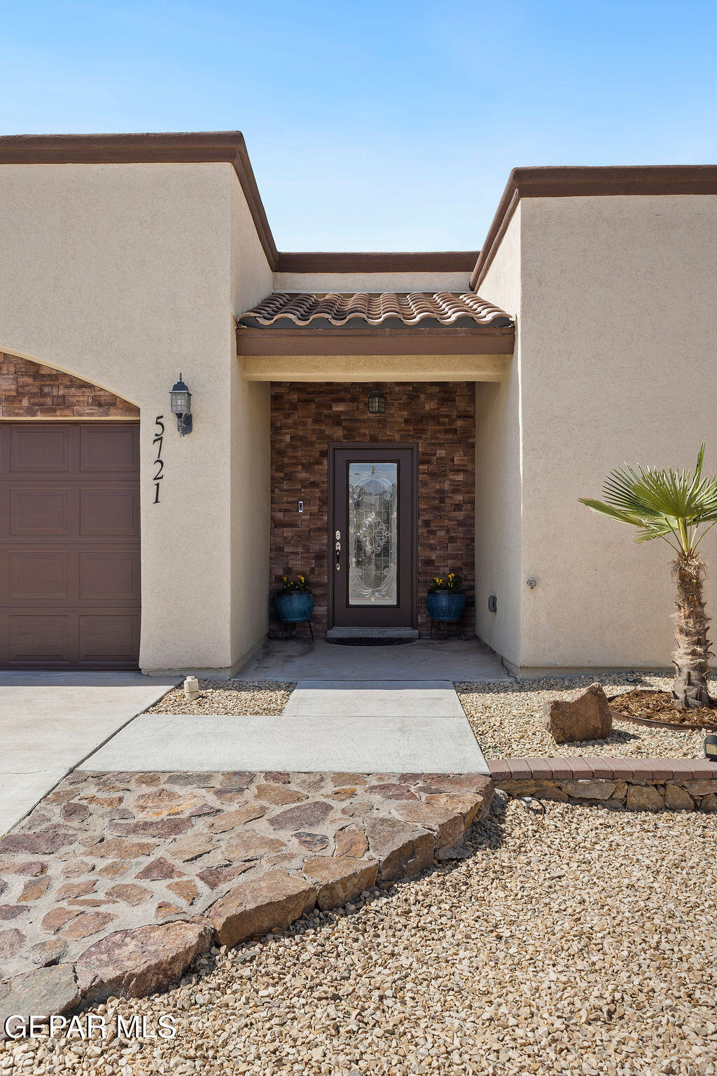 5721 Valley Oak Drive