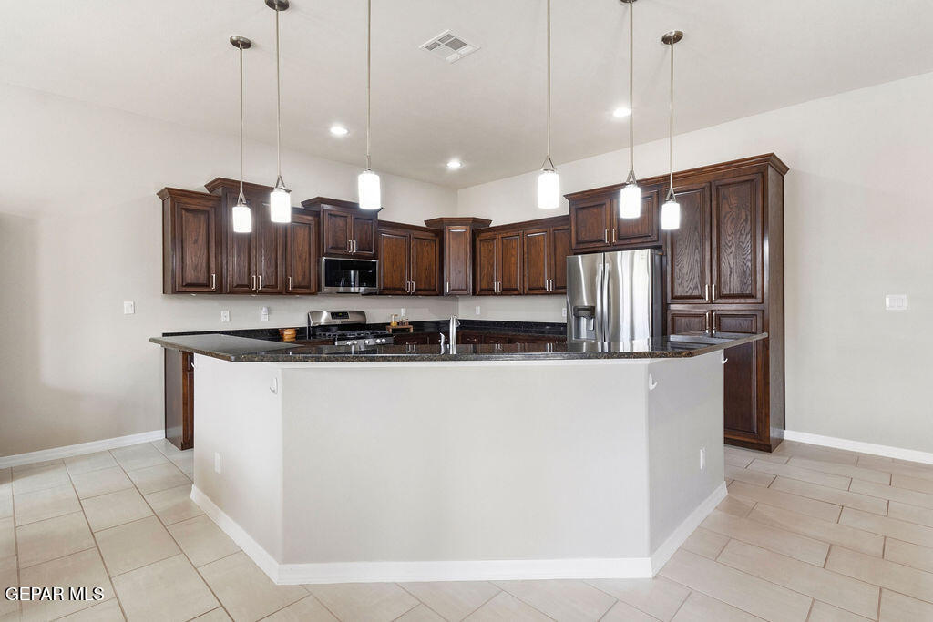 5721 Valley Oak Drive