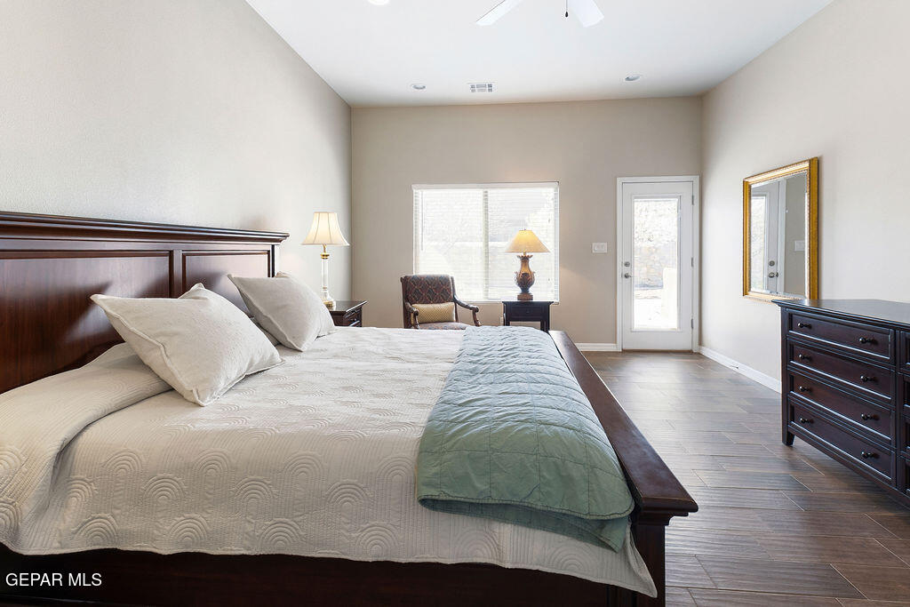 5721 Valley Oak Drive
