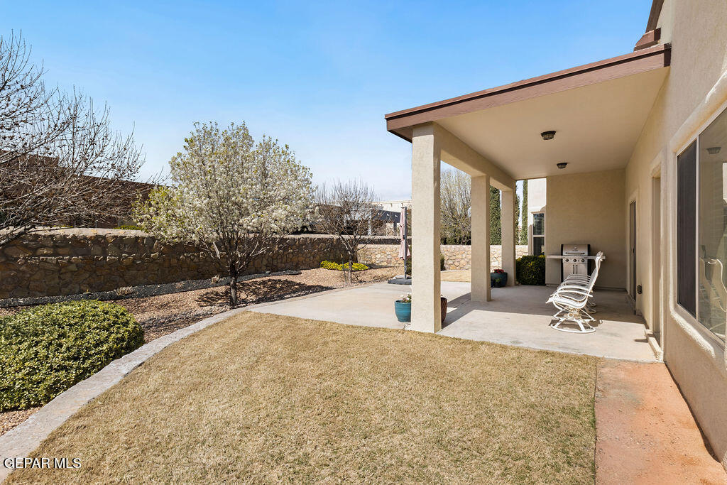 5721 Valley Oak Drive