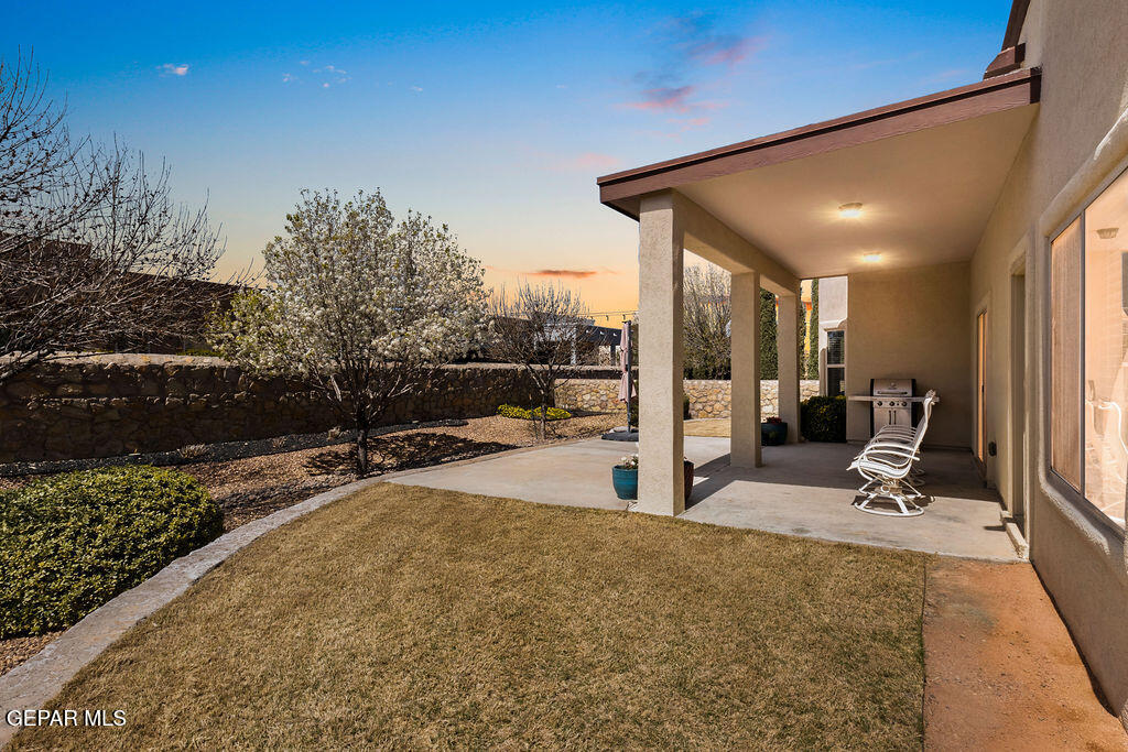 5721 Valley Oak Drive