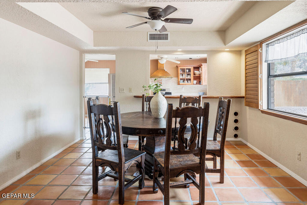 4953 VISTA GRANDE Circle