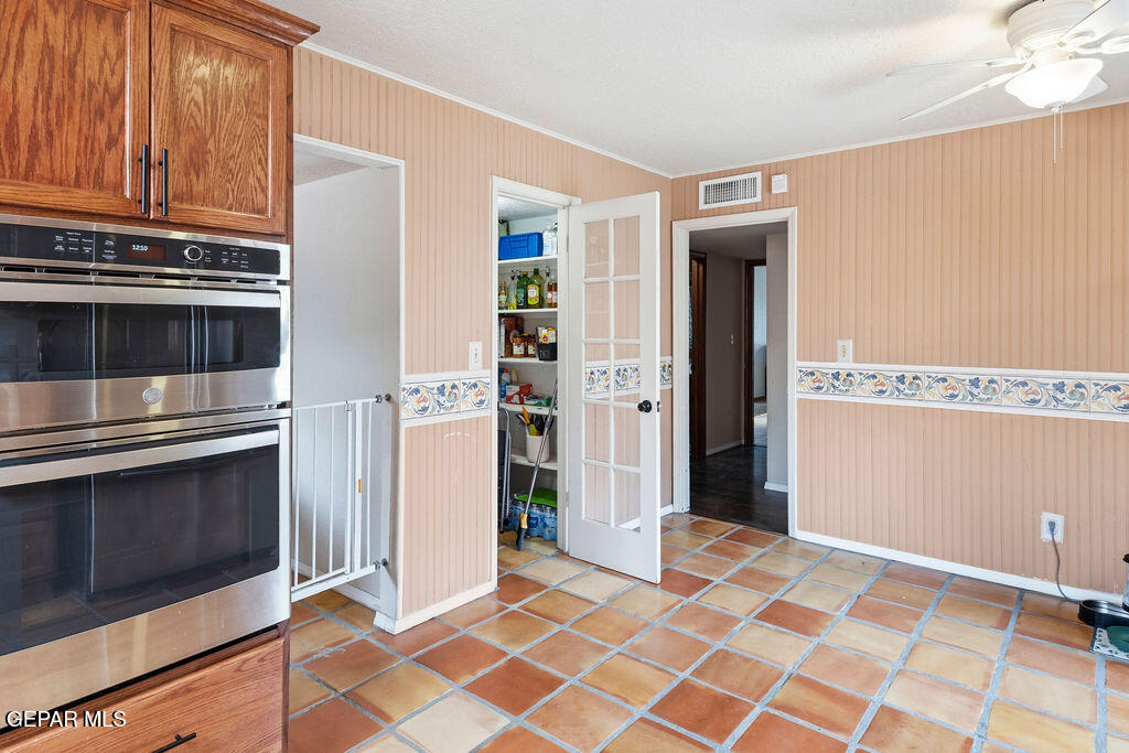 4953 VISTA GRANDE Circle