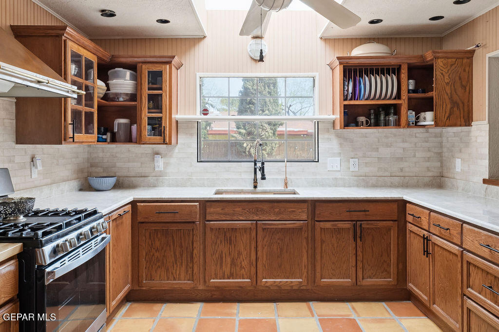 4953 VISTA GRANDE Circle