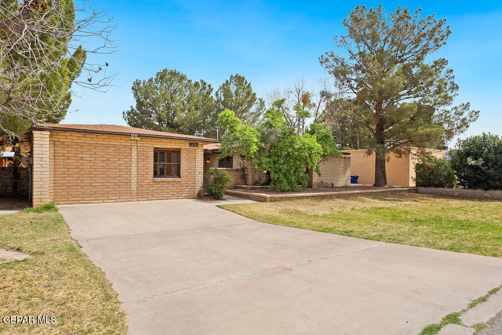 4953 VISTA GRANDE Circle