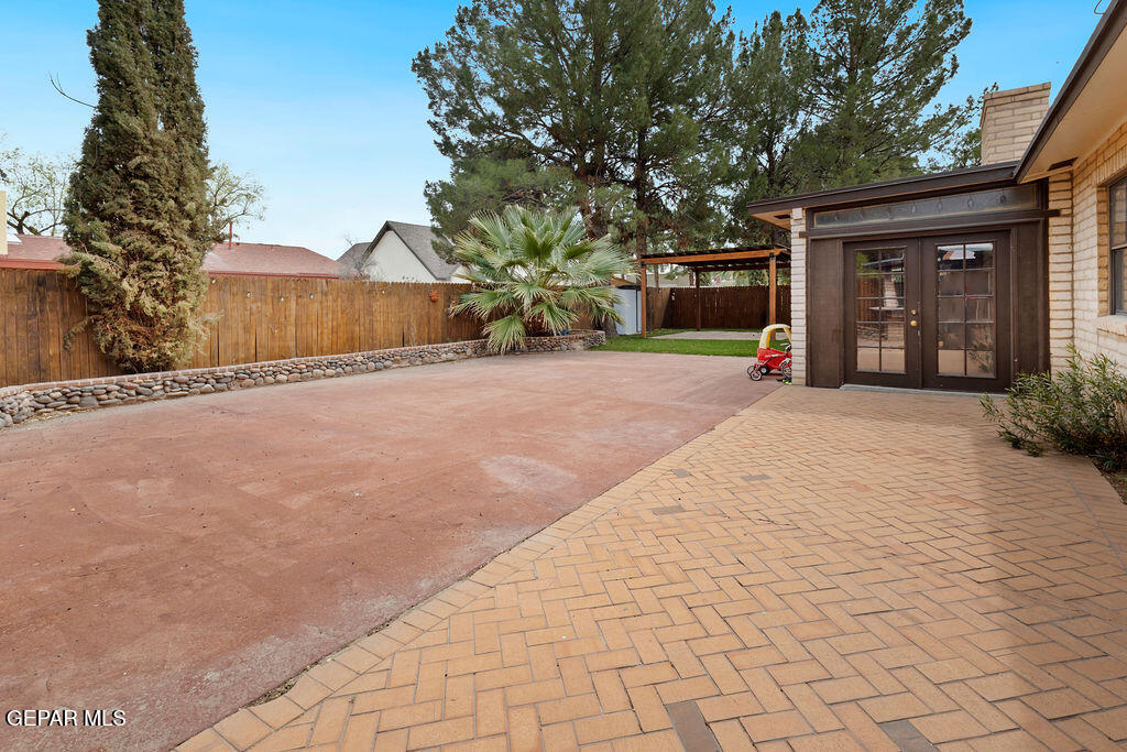 4953 VISTA GRANDE Circle