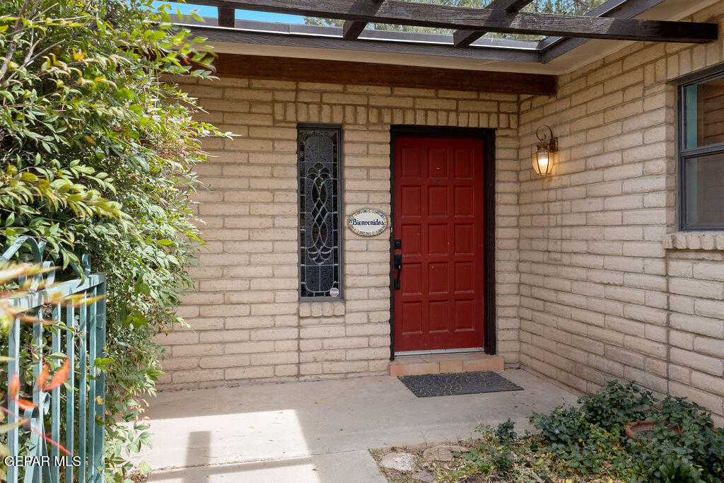 4953 VISTA GRANDE Circle