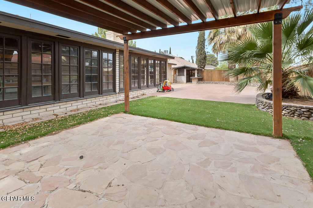 4953 VISTA GRANDE Circle