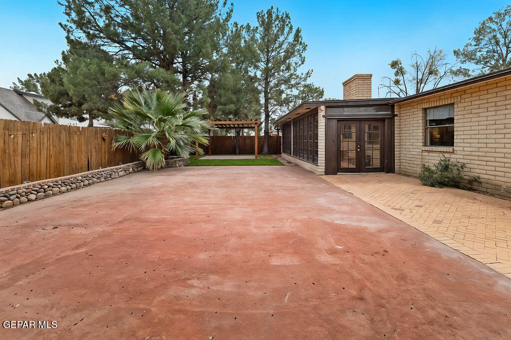 4953 VISTA GRANDE Circle