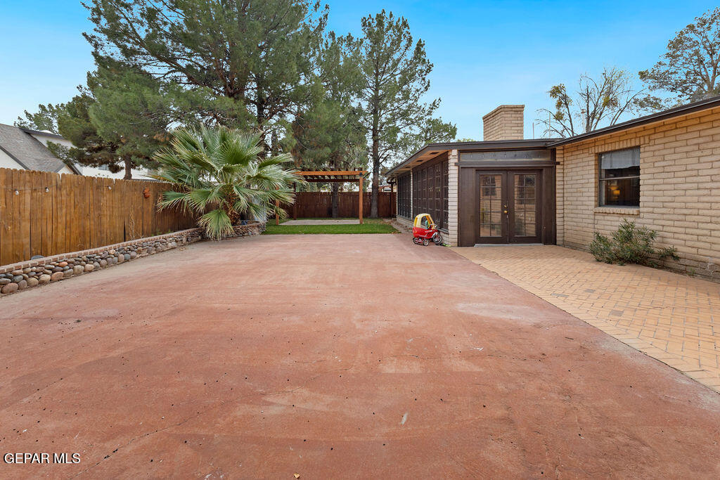 4953 VISTA GRANDE Circle