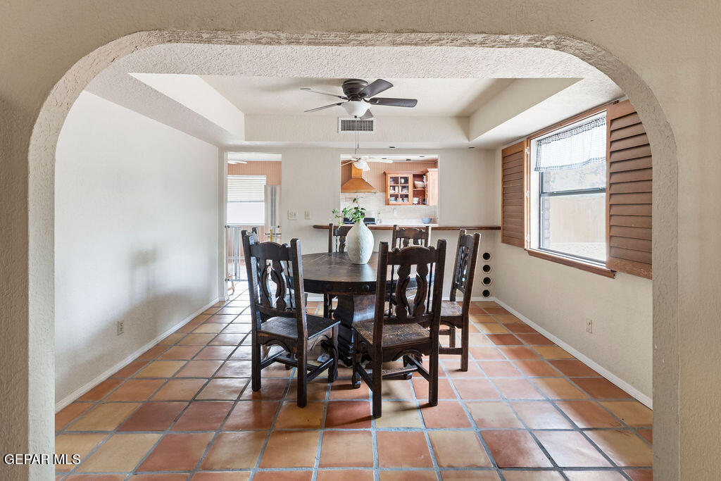 4953 VISTA GRANDE Circle