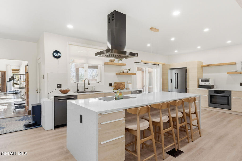 300 ROSEMONT Drive
