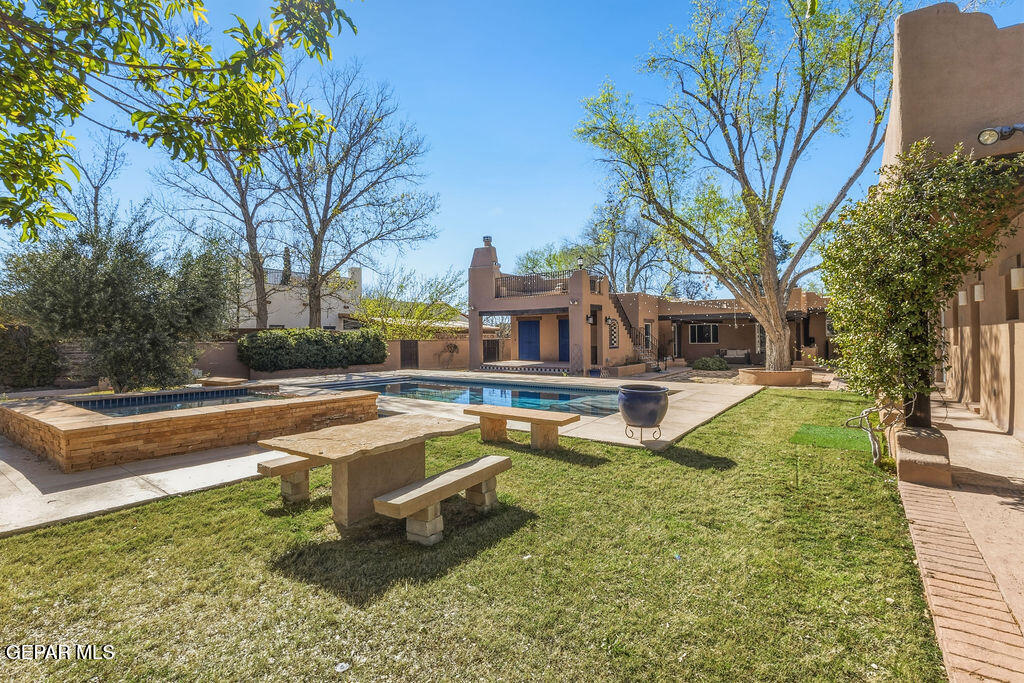300 ROSEMONT Drive