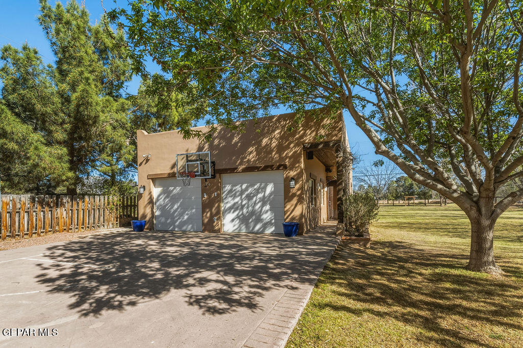 300 ROSEMONT Drive